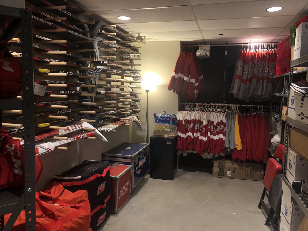 Matt_C8's tweet photo. Work done on the equipment room today. Before and after pics. https://t.co/294IR7Gotn