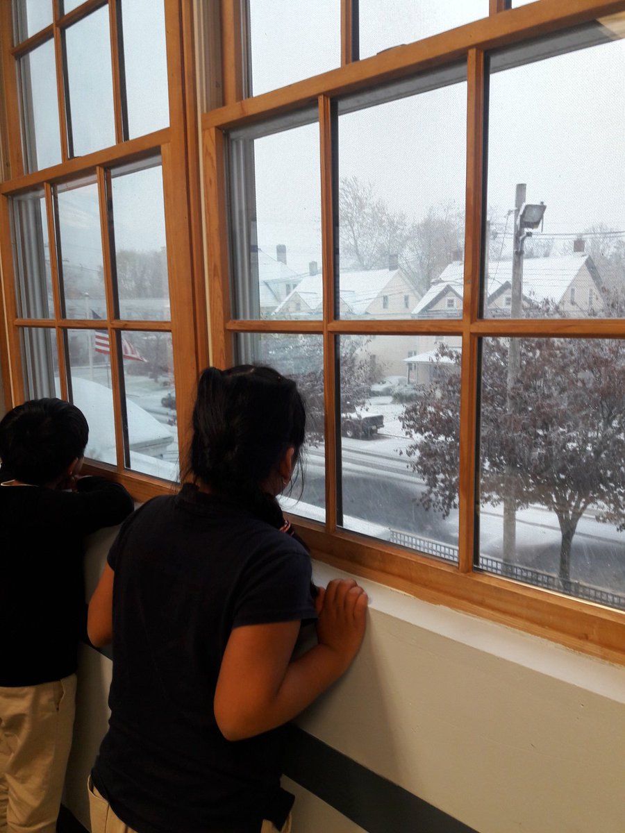 RBCSWoods's tweet photo. When it's the first snow of the year and they can't stop peeking, you just have to move the desks and let them look 😂 @rbcsnj https://t.co/Y5tB9RcVaF