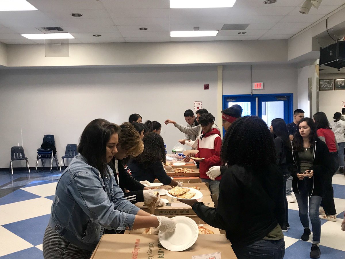 rialtohsknights's tweet photo. Thank you again to all the club members who came out for our “Clubsgiving” luncheon today. We appreciate all you do for our school!
🧡💛🧡💛 #knightpride 💛🧡💛🧡 https://t.co/pl9OyjkuWo