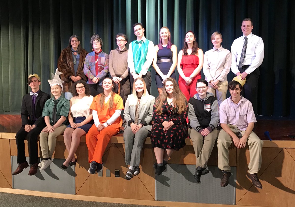 OakmontTheatre's tweet photo. Ladies and gentlemen,
The 2018 Interclass Players.
See them for yourself Friday and Saturday at 7 @OakmontRegional. You won’t be disappointed for a second.
#FreeStudentFriday https://t.co/MJkSJJuSGU