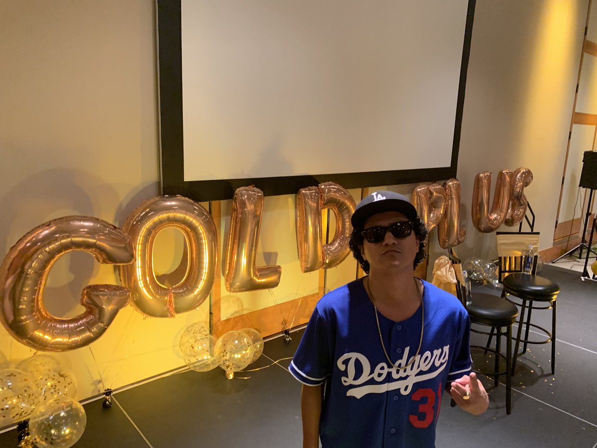 mr_echavez555's tweet photo. #BrunoMars in the house today for #GoldPlusLaunch @MissRyanJenae @NeinaPrice @stevepalomino15 @anthonyetuggle @carawfields @CerritosPride @loo_lewis @N_Vega_Guadian @IamJosephL https://t.co/thsDWmOtdU