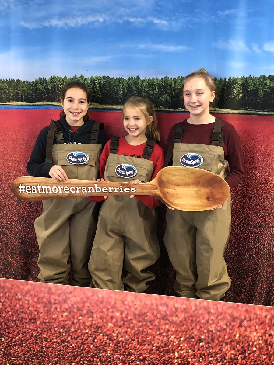 Great presentation from Ocean Spray today, Ss had so much fun building a bog in a cup, big thanks to Mike Vaccaro, Director of Dining Services at NPS👏👏 #NMSLancersLEAD #6PRocks