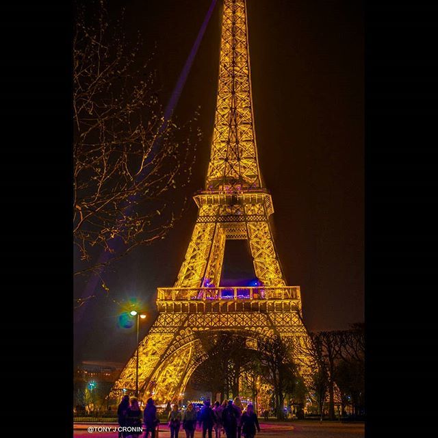 Eiffel Tower at night
#eiffeltoweratnight
#pentaxk3 
#love_ironlady
#loves_paris
#bnsparis
#bnsfrance
#paris 
#iloveparis
#eiffelofficiel 
#eiffeltower
#toureiffel 
#thisisparis 
#parisjetaime
#pariscityvision
#loves_france_ 
#ig_france
#gf_france 
#visitparis
#pariscartepos…