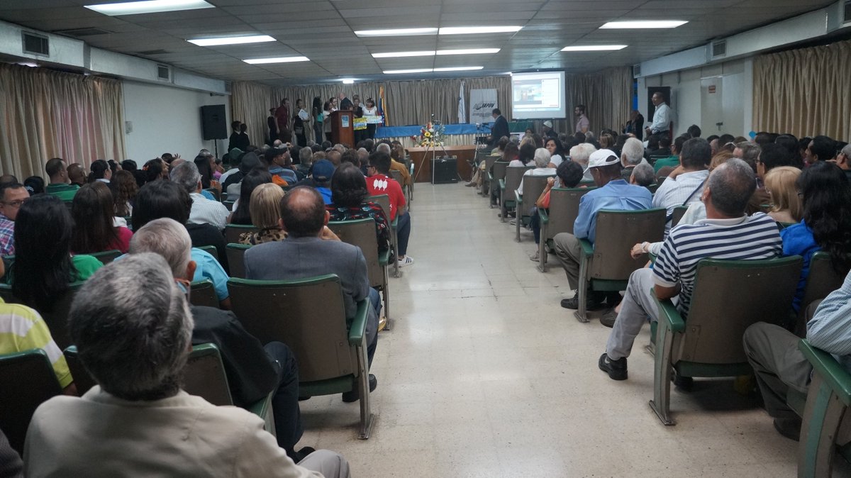 UPEL_ElMacaro's tweet photo. Hoy #15Nov en la Sede de la #UPEL IMPM, impresiones preliminares a la #DeclaratoriaDeEmergenciaHumanitaria del Sector Educativo en #Venezuela. Profesora Raquel Figueroa, Representante de la Unidad Democrática del Sector Educativo #UDSE https://t.co/wzWJBvT3dp