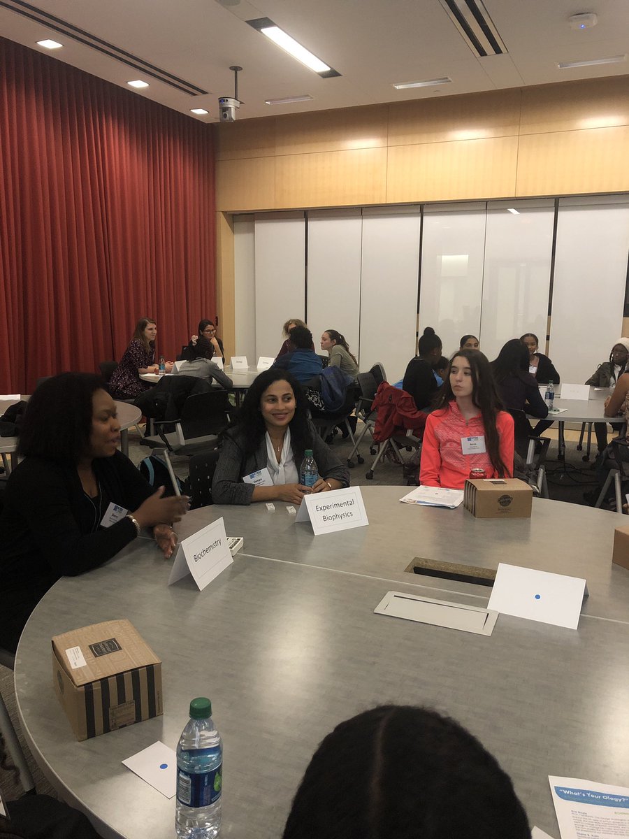 STEMforHer's tweet photo. Dr. Deepa Raghu explains how she uses chips to test how well a drug molecule targets cancer cells #biophysics https://t.co/HLZzLKn3sx