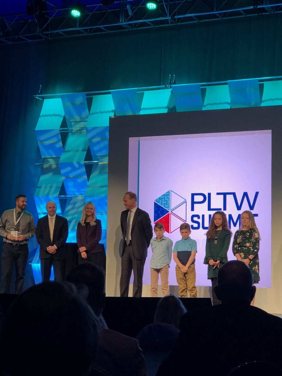 LPStheadvance's tweet photo. PLTW Summit in KC. Nice welcome from @lcblazers Thia and Addison! Congrats Brett — Outstanding Engineering Teacher! @LNEagleNews #lpsleads #stemKC @the53DAS https://t.co/s8sfRTUXhn