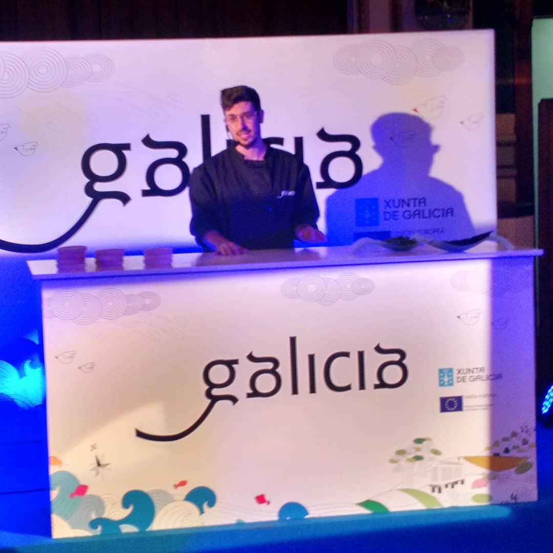 LaRotativaDig's tweet photo. Degustación #ObradoiroDeSabores en el #ClubEspañol de #BuenosAires 🇪🇸🇦🇷

#XuntaDeGalicia #ShowCooking #gastronomia #MacPress #SantiagoDeCompostela #Galicia https://t.co/DJ65n0gceT