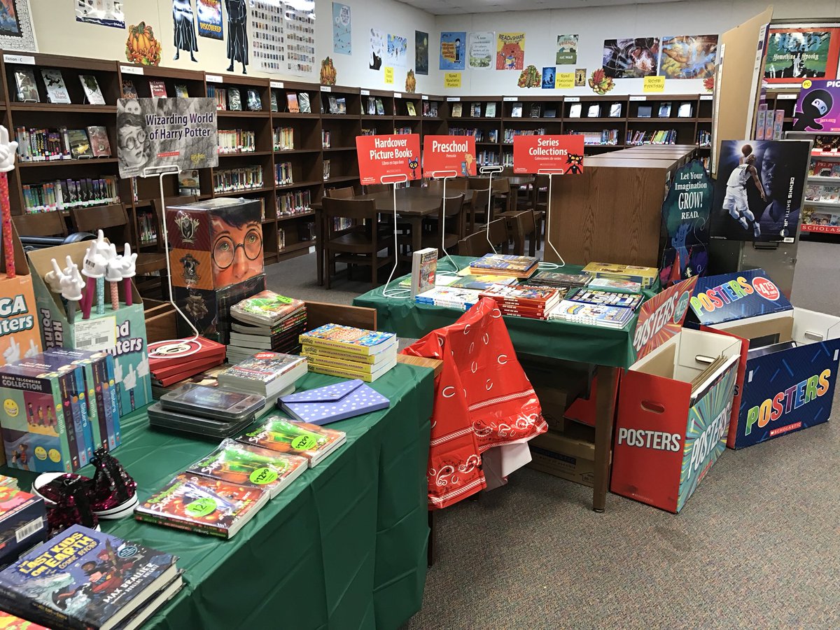 Hardin_Intermed's tweet image. Why not get a little Book Fair in during #MathMeetsScience! @DuncanvilleISD #HardinHappy