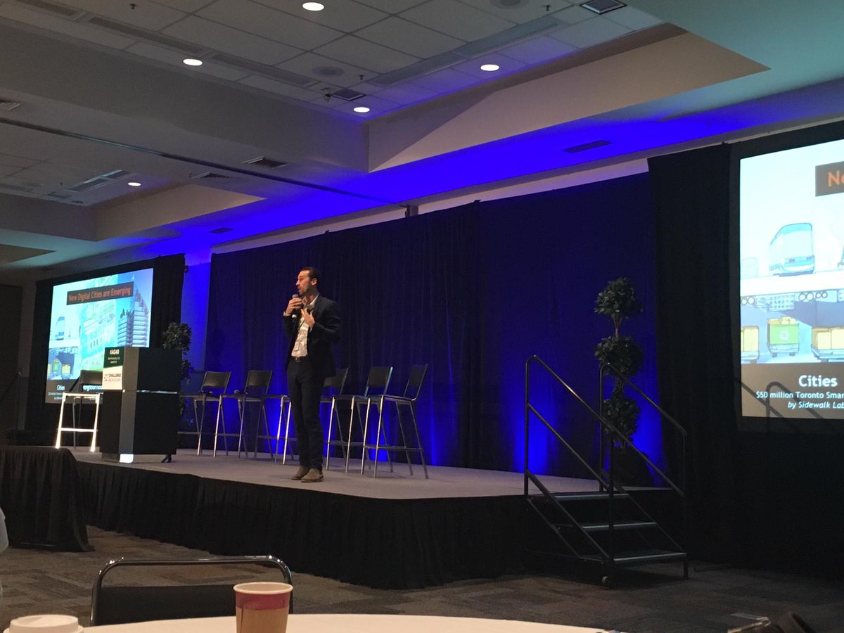 challengenews's tweet photo. Henry Gordon-Smith from @agritecture discusses using data and making cities smarter through urban agriculture.
#Ag40 #Sustainability #AgTech https://t.co/RBxcwyWiwT