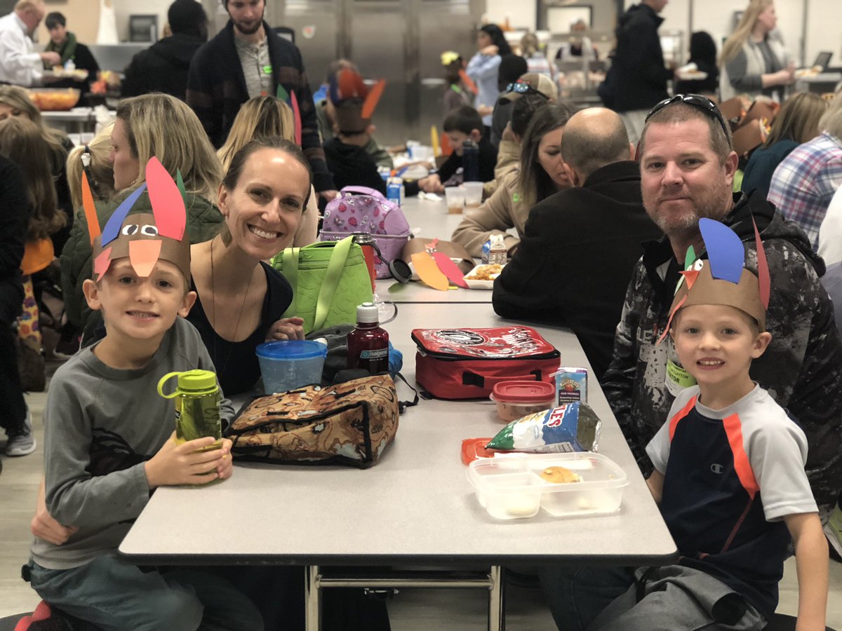 DcesDragons's tweet photo. More pics from our DCES Thanksgiving Feast! #grateful #thankful #ourfirstthanksgiving https://t.co/Q8Ob1SiZeC