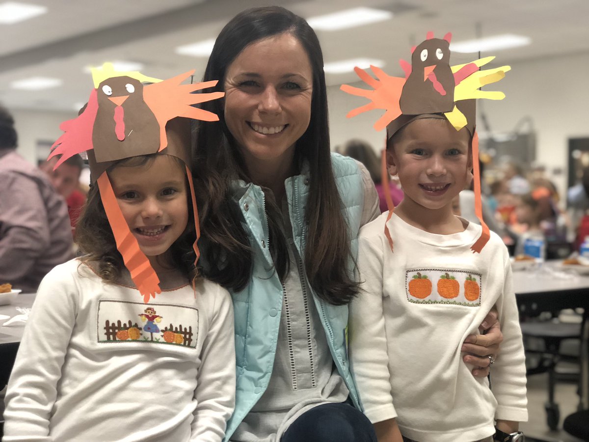 DcesDragons's tweet photo. More pics from our DCES Thanksgiving Feast! #grateful #thankful #ourfirstthanksgiving https://t.co/Q8Ob1SiZeC