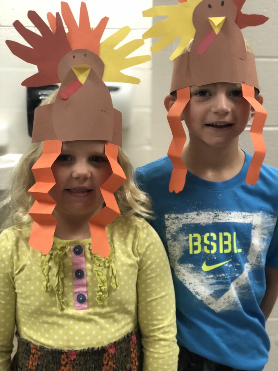 DcesDragons's tweet photo. More pics from our DCES Thanksgiving Feast! #grateful #thankful #ourfirstthanksgiving https://t.co/Q8Ob1SiZeC