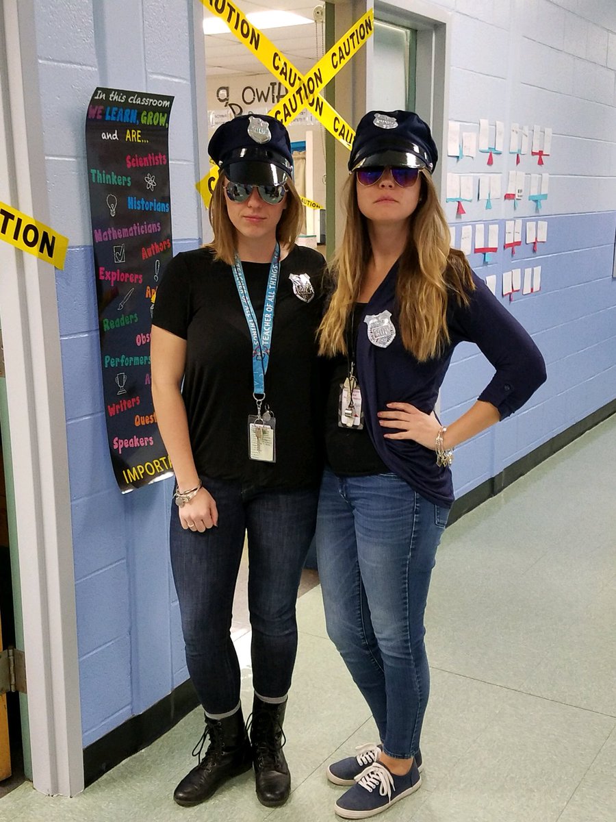MsADettery's tweet photo. ‼️Shout Out‼️ to my friend and neighbor @missmannion for pulling off this classroom transformation with me!! Our Punctuation Police 👮🏻 did an excellent job today! #punctuationpolice #iteachfirst #minitransformation https://t.co/FulVuZ84aj