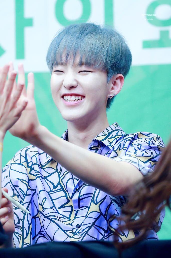 hoshsource's tweet photo. missing blue hosh hours https://t.co/jDEjRkxjCJ