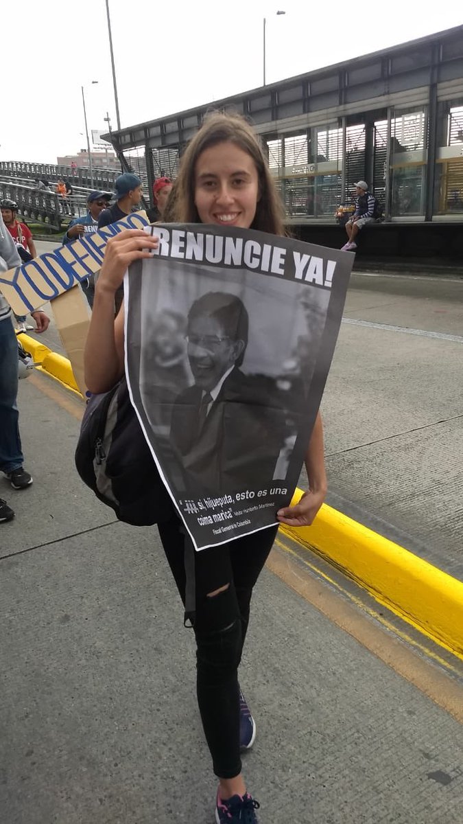 Contravia's tweet photo. #Colombia Piden la renuncia del Fiscal Néstor Humberto Martínez luego de los audios revelados por @NoticiasUno y grabados por el testigo clave del caso #Odebrecht antes de morir. https://t.co/aOeCRyePXX