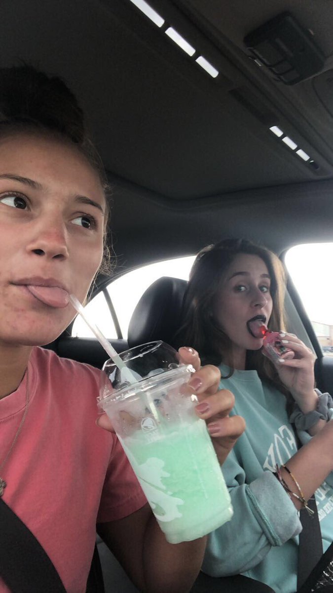 wishing the happiest of birthdays to my best friend !!!!! love you kinley jo :)