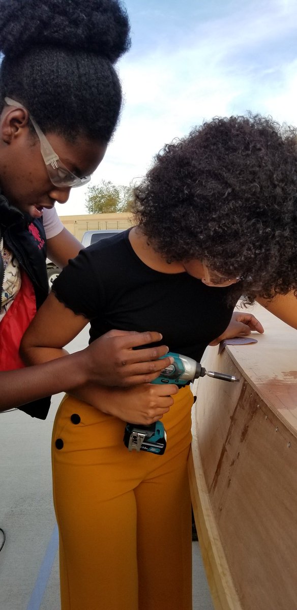 EinsteinsGurl2's tweet photo. Atm...Working hard for the #solarcup2019 @ErhsSolarcup 
@JCSDistrict
@eSTEMacademy
@ERHSOfficial 
@CNUSD https://t.co/baLlBQGf6r