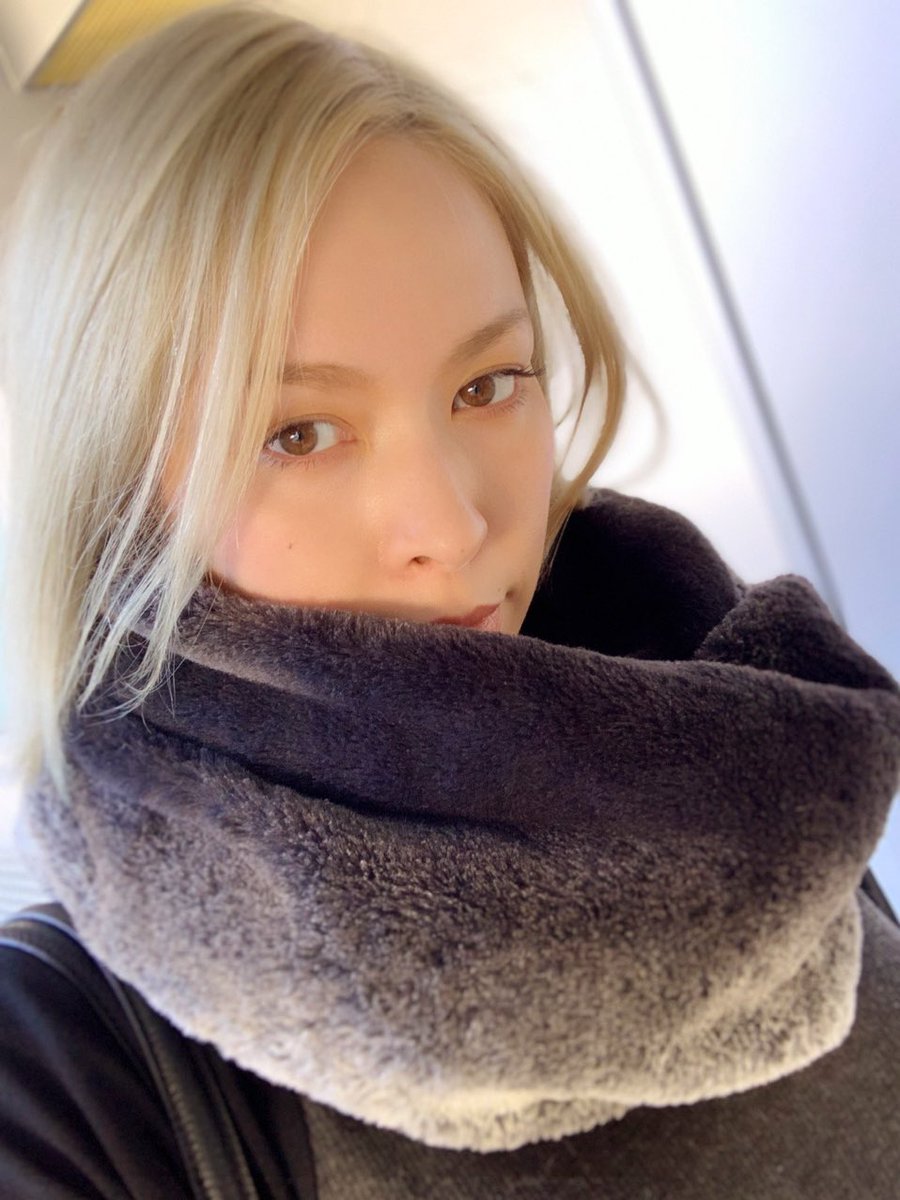 xoxoxChriSxoxox's tweet photo. おはようございます、喉風邪で声がスナックのママみたいなクリスです。本日は立て続けに会議が3本、、、果たしてこの超ハスキーボイスは3時間保つのか？ってかそもそも聞き取れるのか！？！？爆死
#haveacold #cold #throat #huskyvoice #風邪 #喉風邪 #ハスキーボイス #ウケるぐらい掠れてる🤣 https://t.co/hmm6q7Nelw