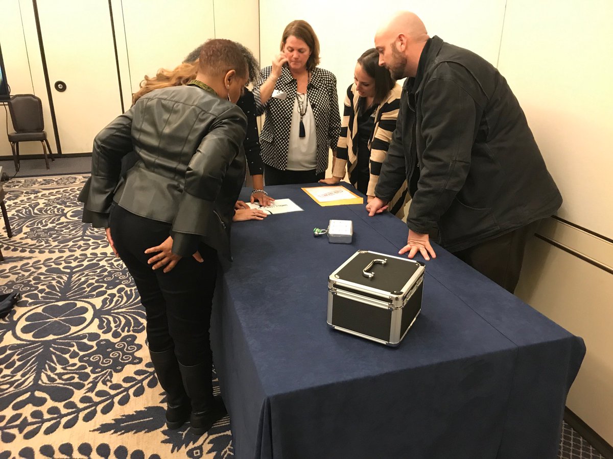 pennyizquierdo's tweet photo. #VSBA2018 Escape Room Session 1 is completed with great success! @LearnPromethean https://t.co/FPW3q2OkQN