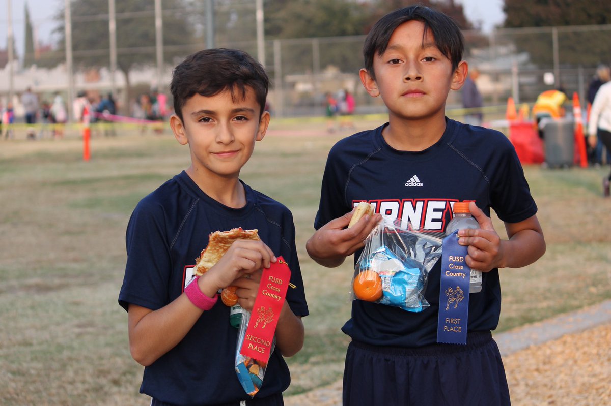 aespinoza_13's tweet photo. The passion my brother has for cross country makes everything worth it. Keep any eye out for these boys when they get older @nikeportlandxc #HeFloats ☁️ https://t.co/up0BDC2OQX