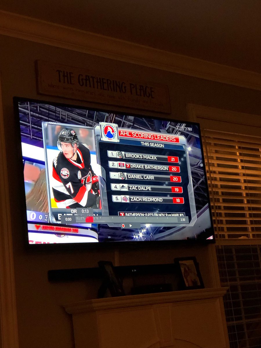 AndrewLMitton's tweet photo. Nothing beats a little family time with some @NHL and @drrakebatherson’s @Senators debut! #GoDrakeGo #ValleyProud https://t.co/LtRlHjNnFY