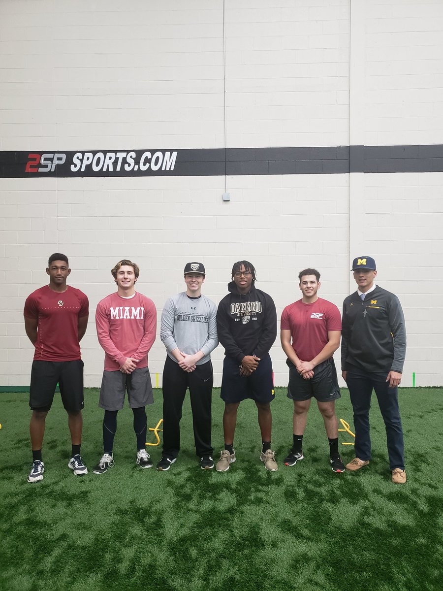 2SP_baseball's tweet photo. 2SP Baseball signing day. #TEAM2SP #2SPBASEBALL
https://t.co/DlTqMZVKgt @BillyKopicki2 @JonC2121 @N1ckRutkowski @TitoFlores24 @Emmanuel_clark4 @Christian_gut_7 @will__english @parkerpilat22 https://t.co/QnomtEktSG