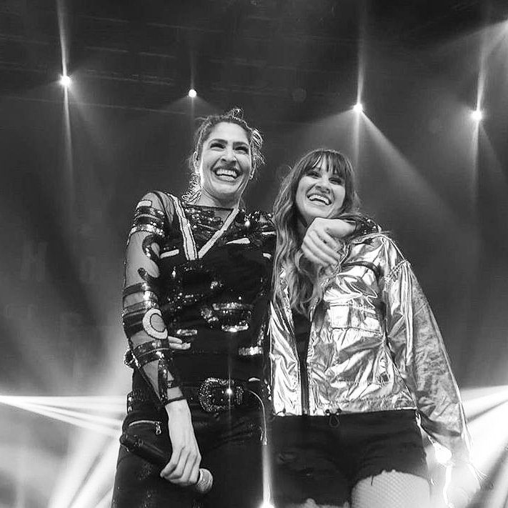 HaVotos's tweet photo. El éxito de un artista no pasa por la cantidad de premios, se mide a la hora de los conciertos, cuando la gente decide gastar su dinero para apreciar su arte. Y sin dudas ustedes se lo ganaron hace años. Llenando cada lugar al que van #HaAshEsMásQueUnGrammy @haashoficial https://t.co/UgqA208OjW