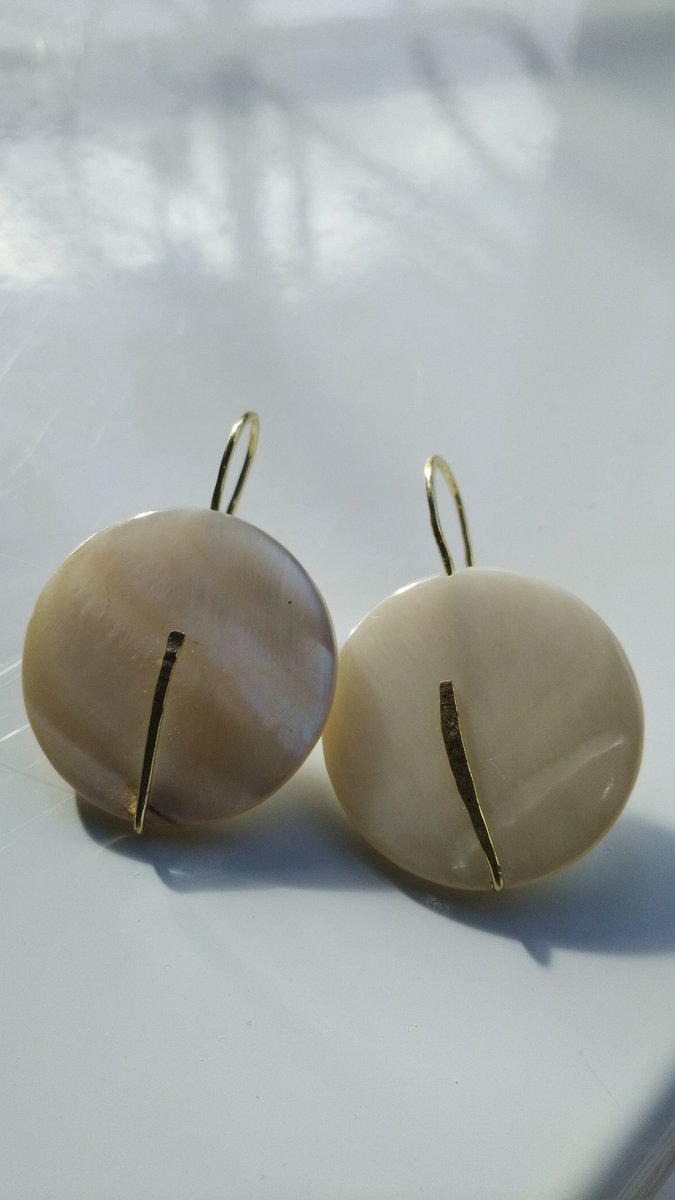 #joy
617 Bank st 
abalone earrings 
Perfect
@glebebia
<a href="/apt613/">Apartment613</a> 
@narcityOttawa