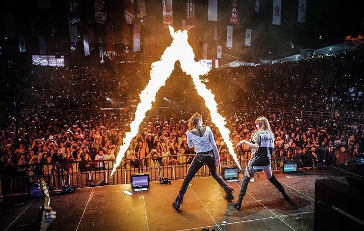 HaVotos's tweet photo. El éxito de un artista no pasa por la cantidad de premios, se mide a la hora de los conciertos, cuando la gente decide gastar su dinero para apreciar su arte. Y sin dudas ustedes se lo ganaron hace años. Llenando cada lugar al que van #HaAshEsMásQueUnGrammy @haashoficial https://t.co/UgqA208OjW