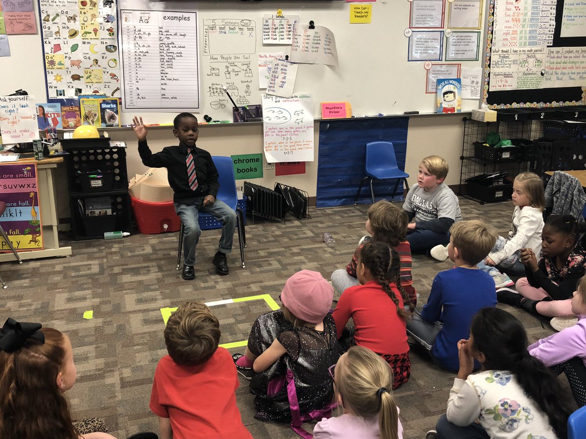 wendymaebranson's tweet photo. Using teacher voices to teach across fingers. They loved being in charge. #hatfieldelem #nisdela #TCRWP https://t.co/frrqTLa88W