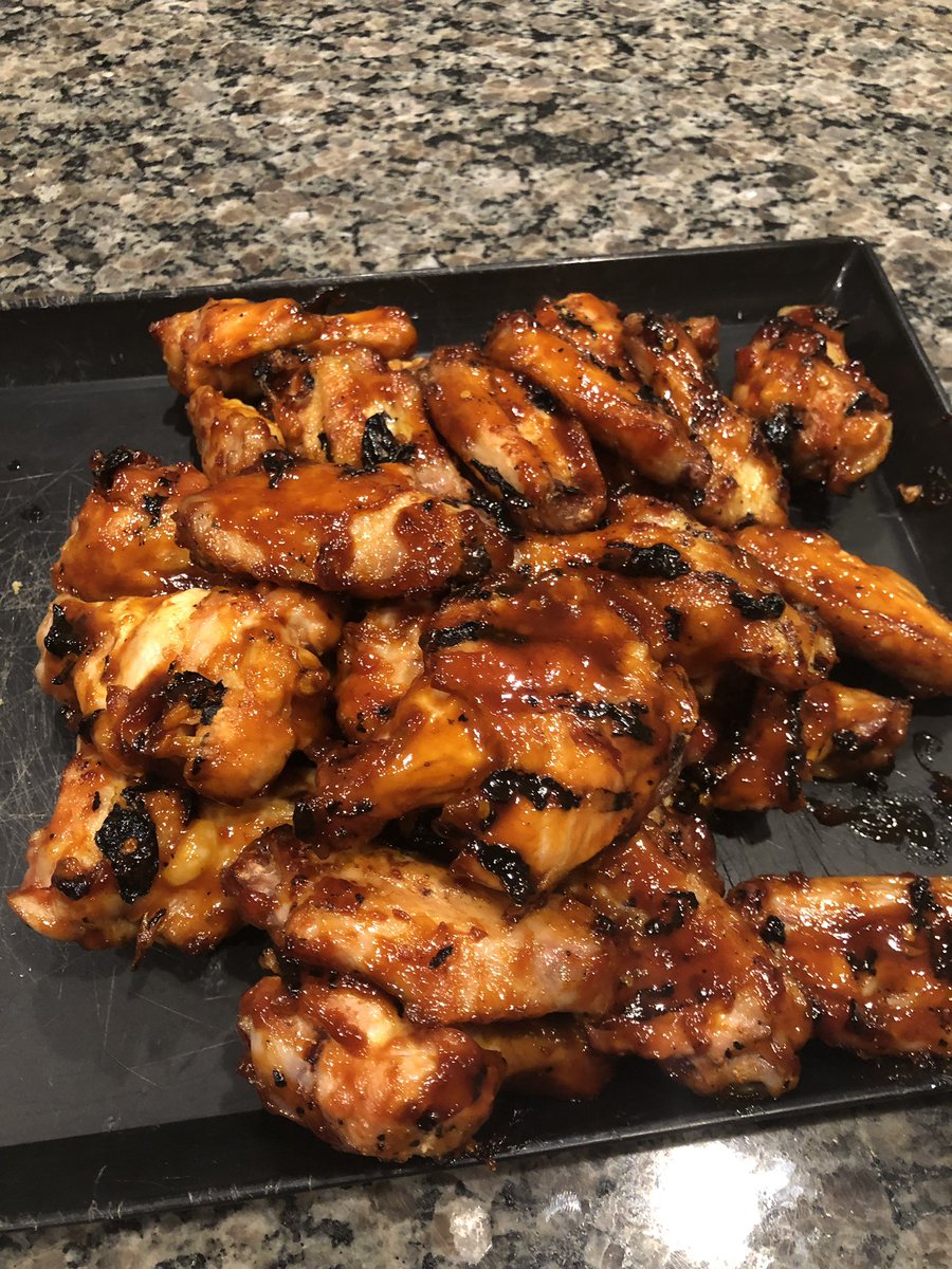 Husker_Nick's tweet photo. Yo @JPonKX I will be bringing you lunch for tomorrow. #HeadsUp #WingSale https://t.co/gD1zMttNk5
