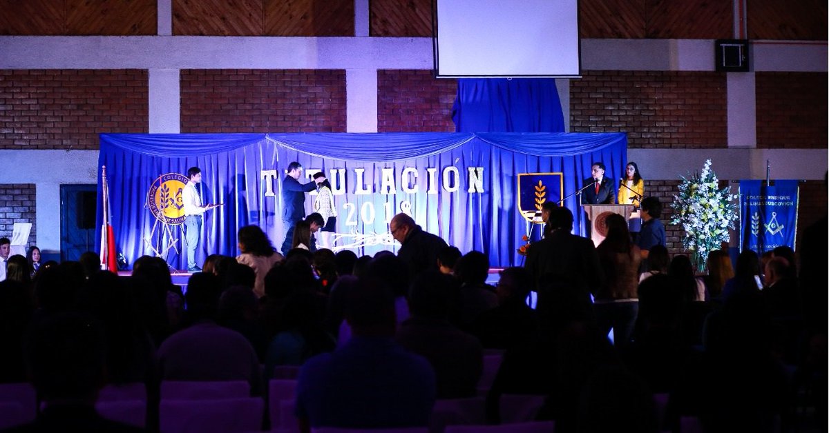DeproeNuble's tweet photo. Ceremonia de Titulación 2018 Colegio Polivalente Enrique Salinas Buscovich generación 2017. #ChileLoHacemosTodos https://t.co/8Ff3LOFQ8l