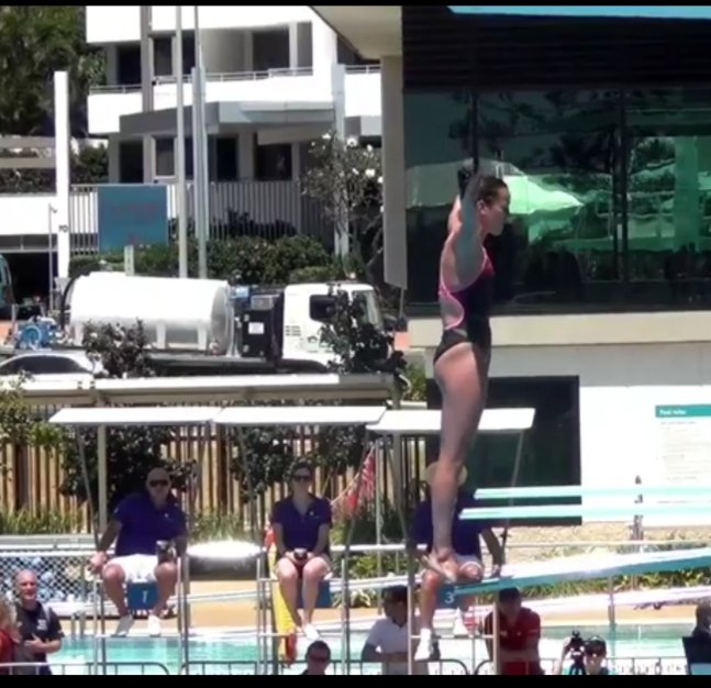 HaughneyMary's tweet photo. Super diving from Clare in the 3m Springboard prelim finishing in 6th overall. Had to contend with helicopters overhead and lots of passing traffic. So proud ☘☘#shamROCK #IsFeidirLeat Best of luck in the semi-final. Supporting you all the way ☘☘ https://t.co/D7eK13R2vL
