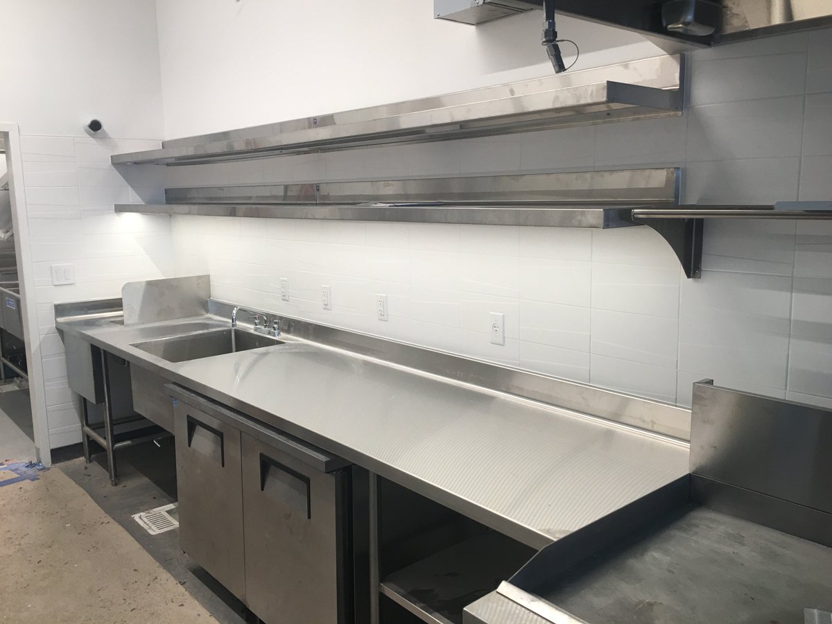 AFIkitchens's tweet photo. #AFI #afiinstallations #foodserviceinstallations #AFIkitchens #stainlessshelving #commercialkitchenequipment #customkitchen https://t.co/iOUSGTQy3x