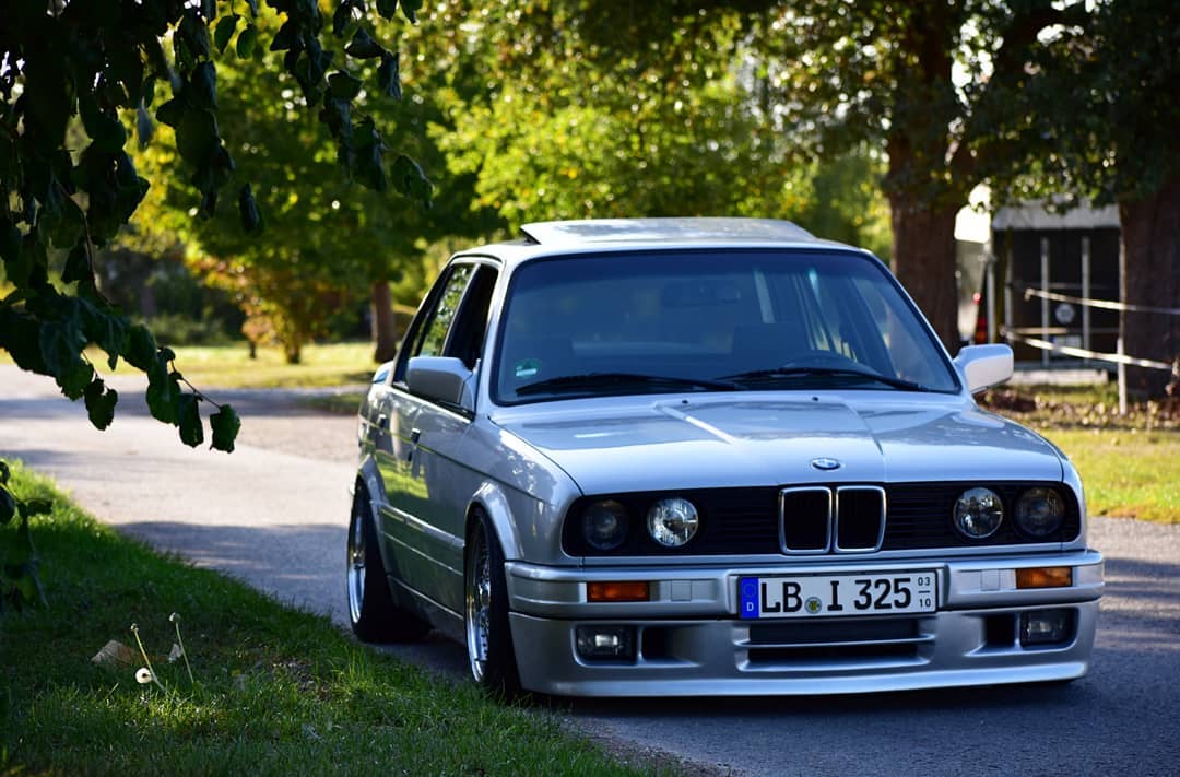 KsportUSA's tweet photo. Clean Street Parked E30, sittin pretty.
Owner: @doppelniere
--
#bmw #bmwe30 #e30 #e30worldwide #e30owners #e30ology #e30love #e30meet #e30squad #e30zone #e30motion #e30mafia #e30daily #e30lifestyle #bimmer #bimmerpost #bimmerlover #klasickftm3nt #ultimateklasse #classicdrive https://t.co/bYb3vhHWmN