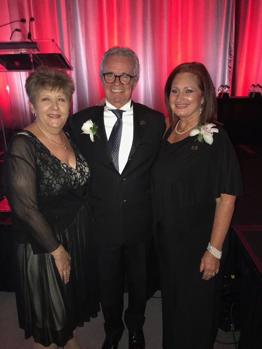 princessharon's tweet photo. Amazing night at the COSA awards. #COSAawards #rexall https://t.co/9SqnMhGgx5