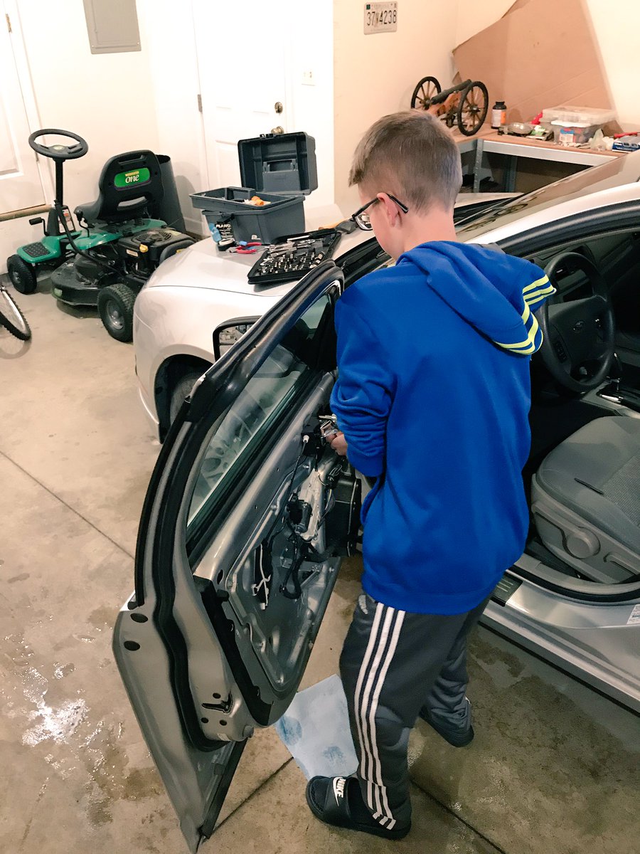 phillip_conrad's tweet photo. Replaced the door handle on the car. #DIY #cheaprepairs #FatherAndSon https://t.co/vCCYXS6fq6