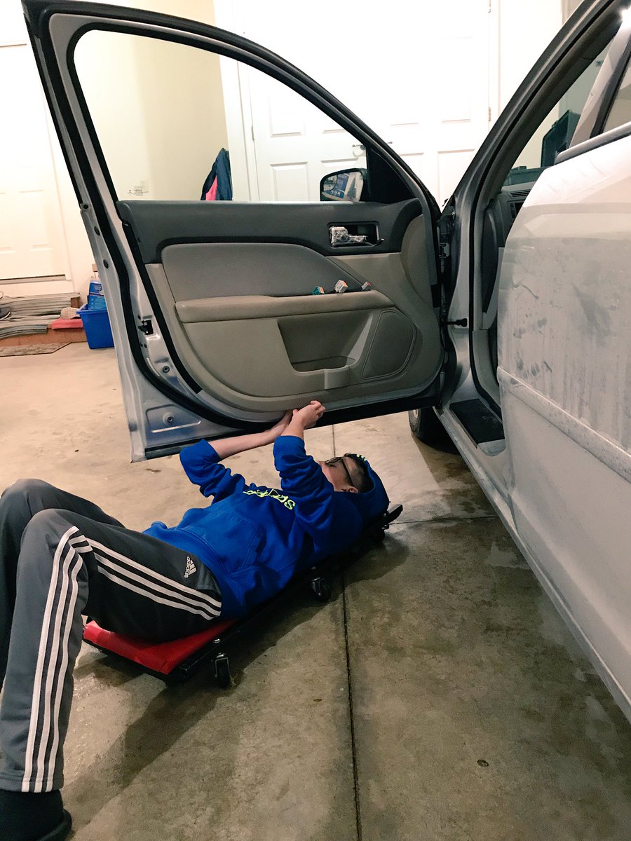 phillip_conrad's tweet photo. Replaced the door handle on the car. #DIY #cheaprepairs #FatherAndSon https://t.co/vCCYXS6fq6