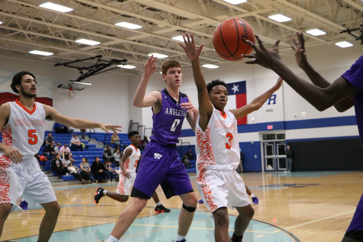 TXInvitational's tweet image. @AngletonISD #AngletonHS, @LaPorteISD #LaPorteHS Final Score: Angleton 68, La Porte 48. Photos by: Andres Gutierrez Chavira and Rosemary Saravia.