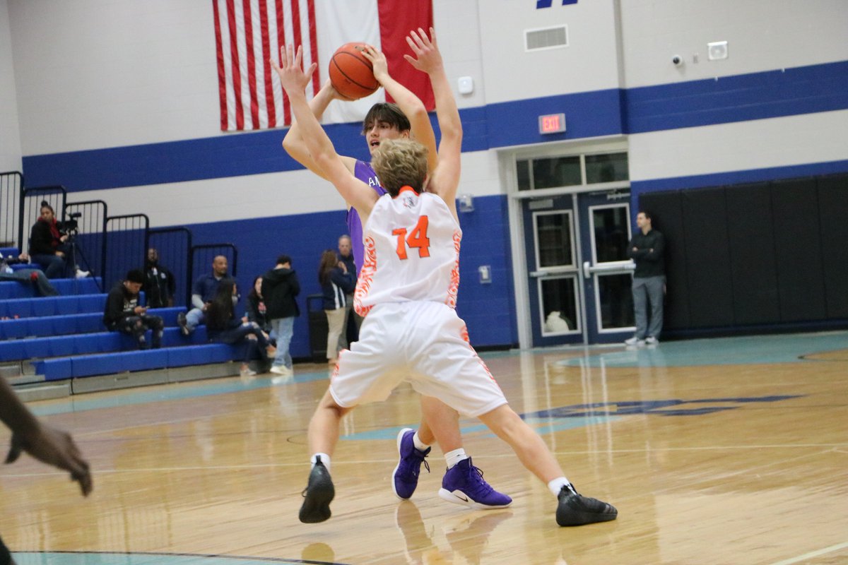 TXInvitational's tweet image. @AngletonISD #AngletonHS, @LaPorteISD #LaPorteHS Final Score: Angleton 68, La Porte 48. Photos by: Andres Gutierrez Chavira and Rosemary Saravia.
