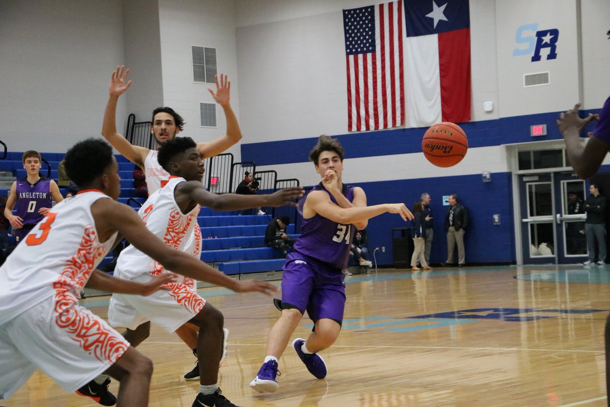 TXInvitational's tweet image. @AngletonISD #AngletonHS, @LaPorteISD #LaPorteHS Final Score: Angleton 68, La Porte 48. Photos by: Andres Gutierrez Chavira and Rosemary Saravia.
