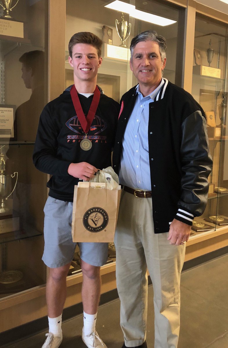 AZGridironClub's tweet photo. Congratulations to @trevormessing of @THSStugo on earning an #EdDohertyAward Nomination Medallion! 

Find out who will win on Dec. 8! Tickets for corporate tables, booster tables and individual seats: https://t.co/HR3w5t70Lw @BSNSPORTS @vbarbershop @RBYowell2 https://t.co/cW70TTqmgA