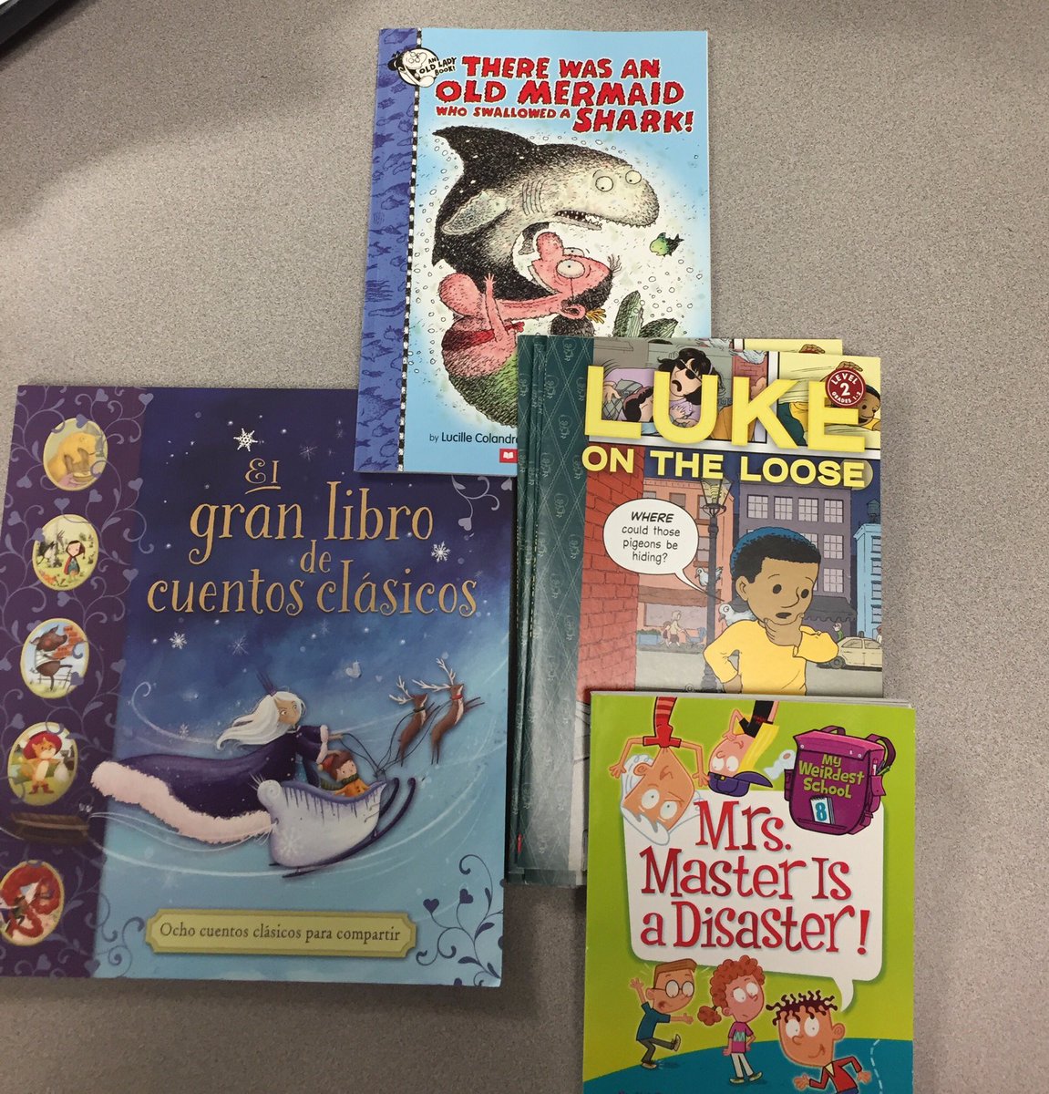 marifeb7's tweet photo. I am grateful for my students’ donations, our Neff Book Fair fairy and a book gift certificate @marifeb7 @Neff_ES #NeffIsThankful https://t.co/RUaTwrgz9n
