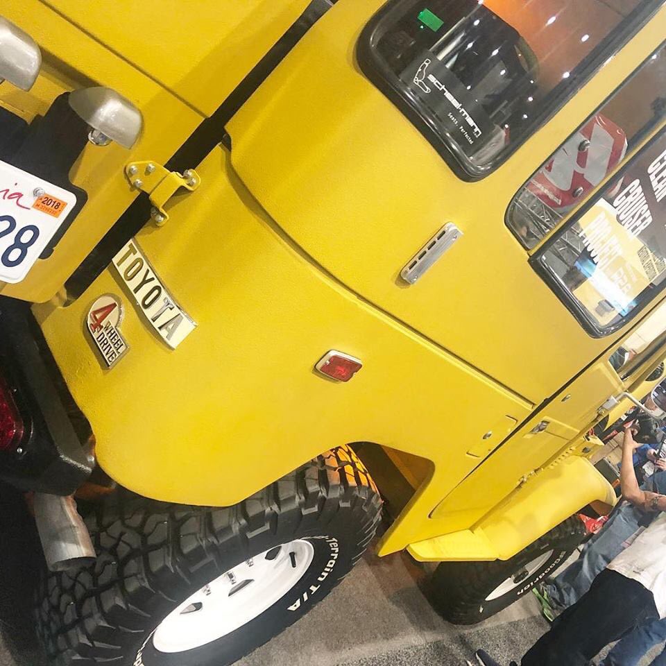 flexdream_us's tweet photo. SEMAカミンズブース。
#cummins 搭載の #ランクル40

一見ノーマル車両に見えるけどスパルタンな仕上がりです。

#カミンズ #カミンズエンジン 
#cumminsdiesel #landcruiser 
#ランドクルーザー #ランクル 
#semashow2018 #セマショー
#linex #ラインエックス
#flexdream #フレックスドリーム https://t.co/JyYp3fAU9R