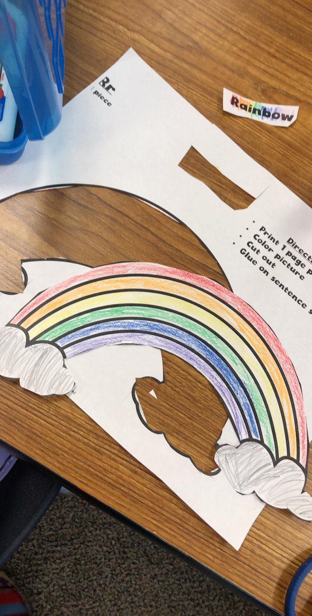 MissAs_Safari's tweet photo. We can read and write the colors of the Rainbow!๐ Way to go #Kindergarten! #lisd #rrdgrattlers @RiverRidgeElem #lisdachieve https://t.co/BNHjm3pfmR