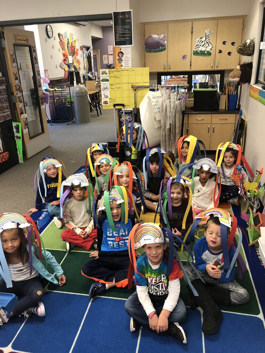 MissAs_Safari's tweet photo. We can read and write the colors of the Rainbow!๐ Way to go #Kindergarten! #lisd #rrdgrattlers @RiverRidgeElem #lisdachieve https://t.co/BNHjm3pfmR