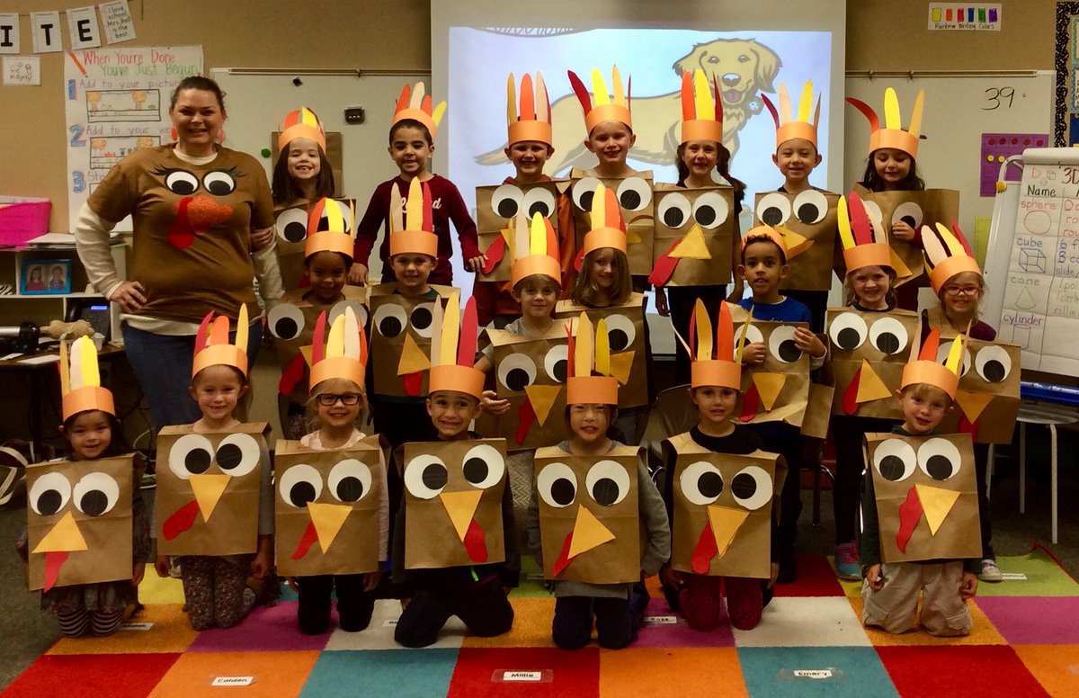 Thank you @HEB at Cross Creek for your generous donation of paper bags!  We were turkey crazy at @kisdjre with @JRE_PTA #JRErocks #KinderFeast #TurkeyCrafts