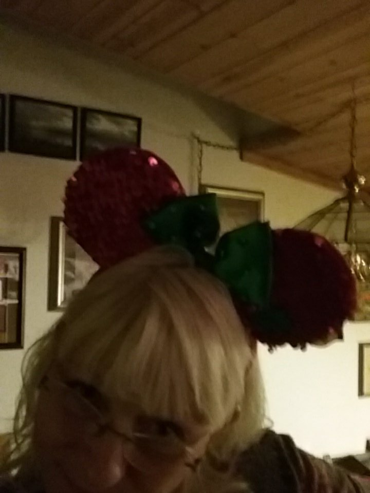 tonirondini's tweet photo. #ShareYourEars
Share your ears for Disneyland to donate. https://t.co/9Wb8vd8qu3