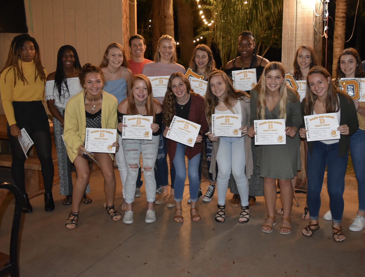 Delandvball's tweet photo. Nice night for the End of the Year Volleyball Banquet #digpig #allin #greenandgold #bulldog @DeLandAthletics https://t.co/CADxHyIdPx