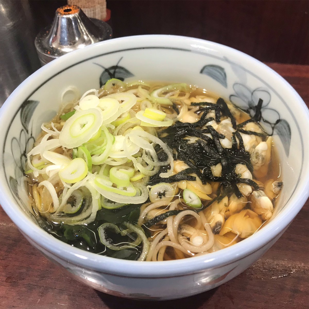 前澤卓 Takashi Maezawa やしま モーニングあさりそば タウリン関係 効きますね やしま ネギ多め 春菊天 スタンドそば 立ち食いそば あさり あさりそば 七味 西葛西ランチ タウリン